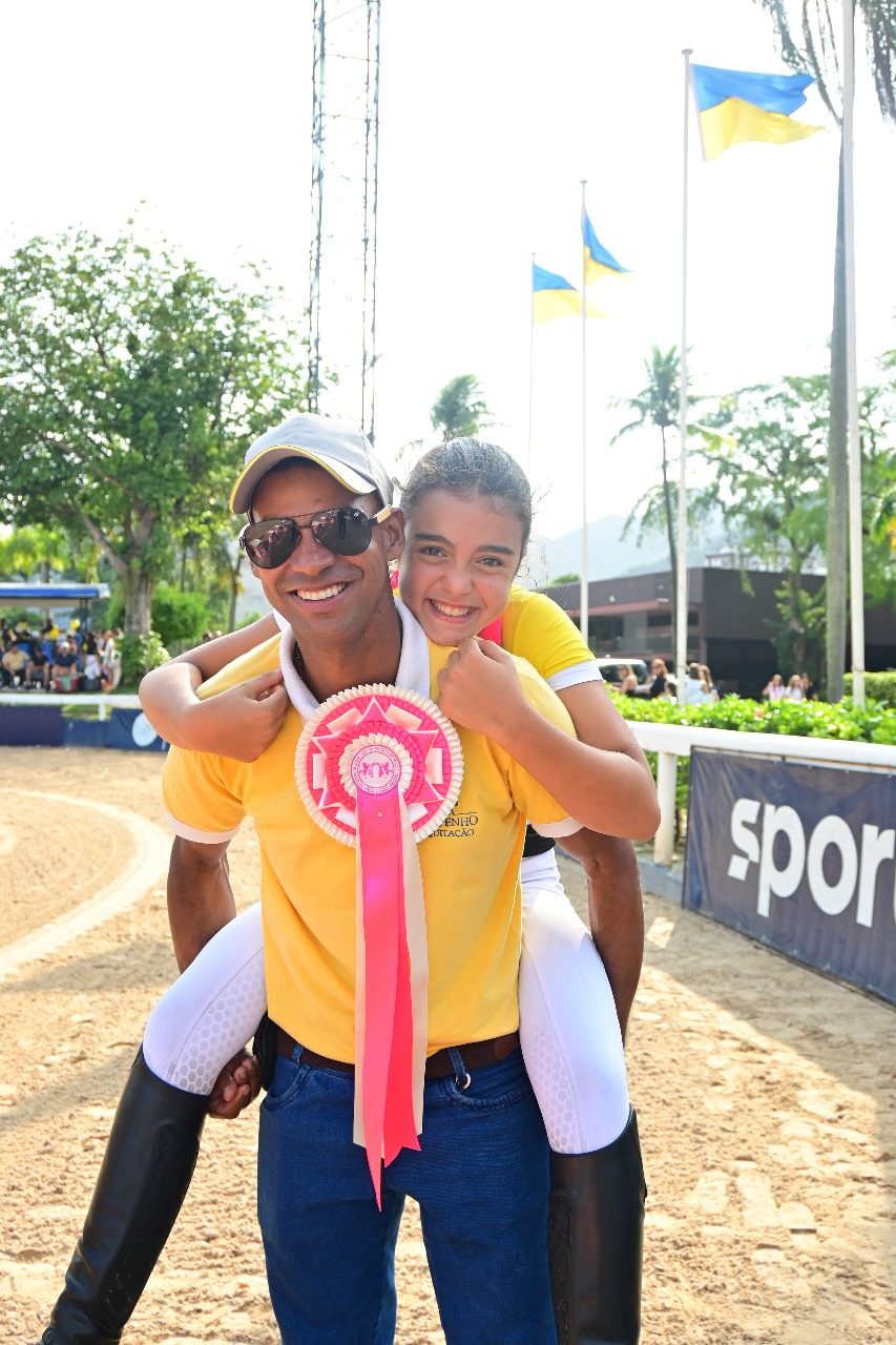 Isabela Stoduto — Imprensa